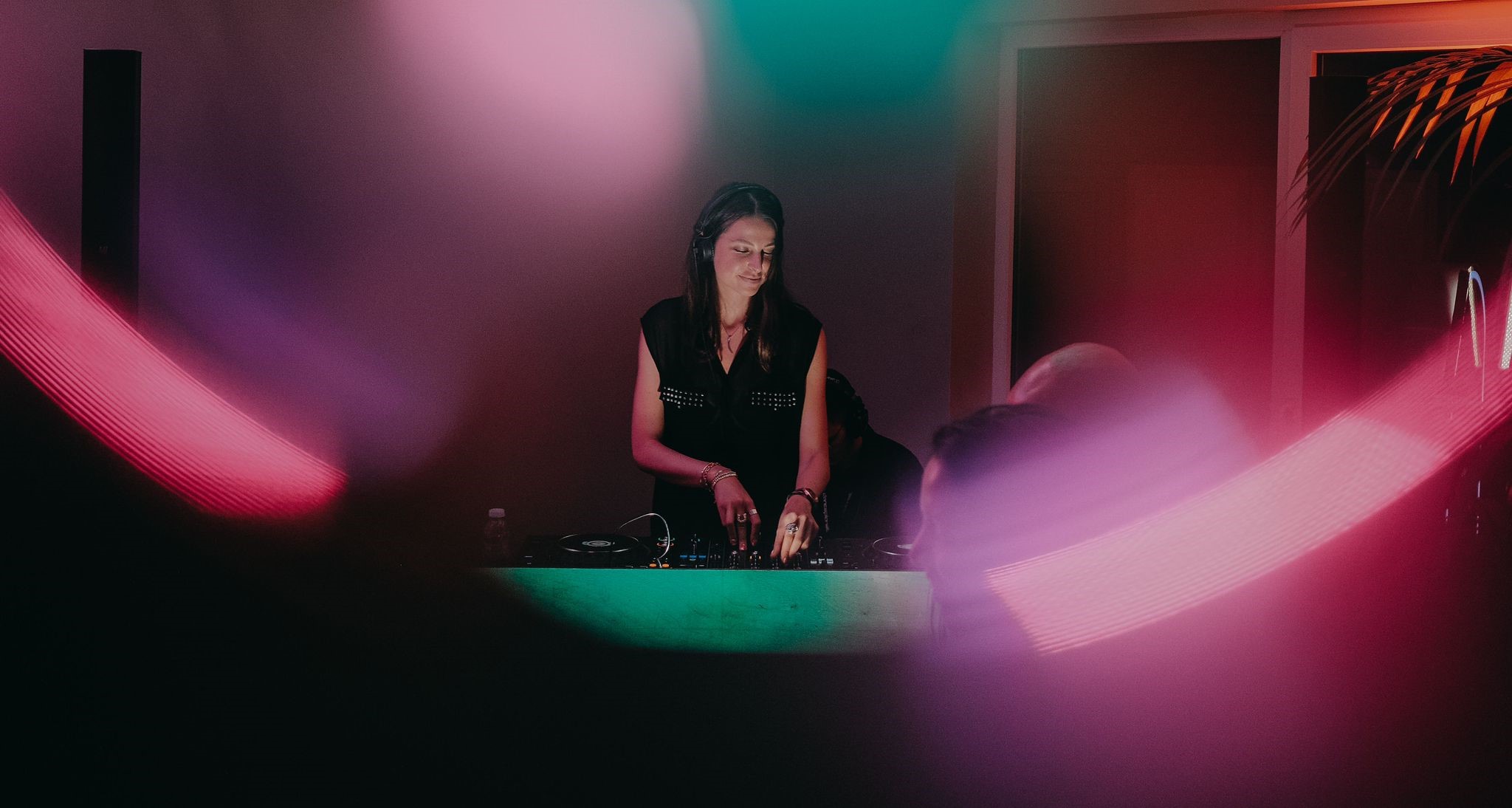 DJ Sasha performing live