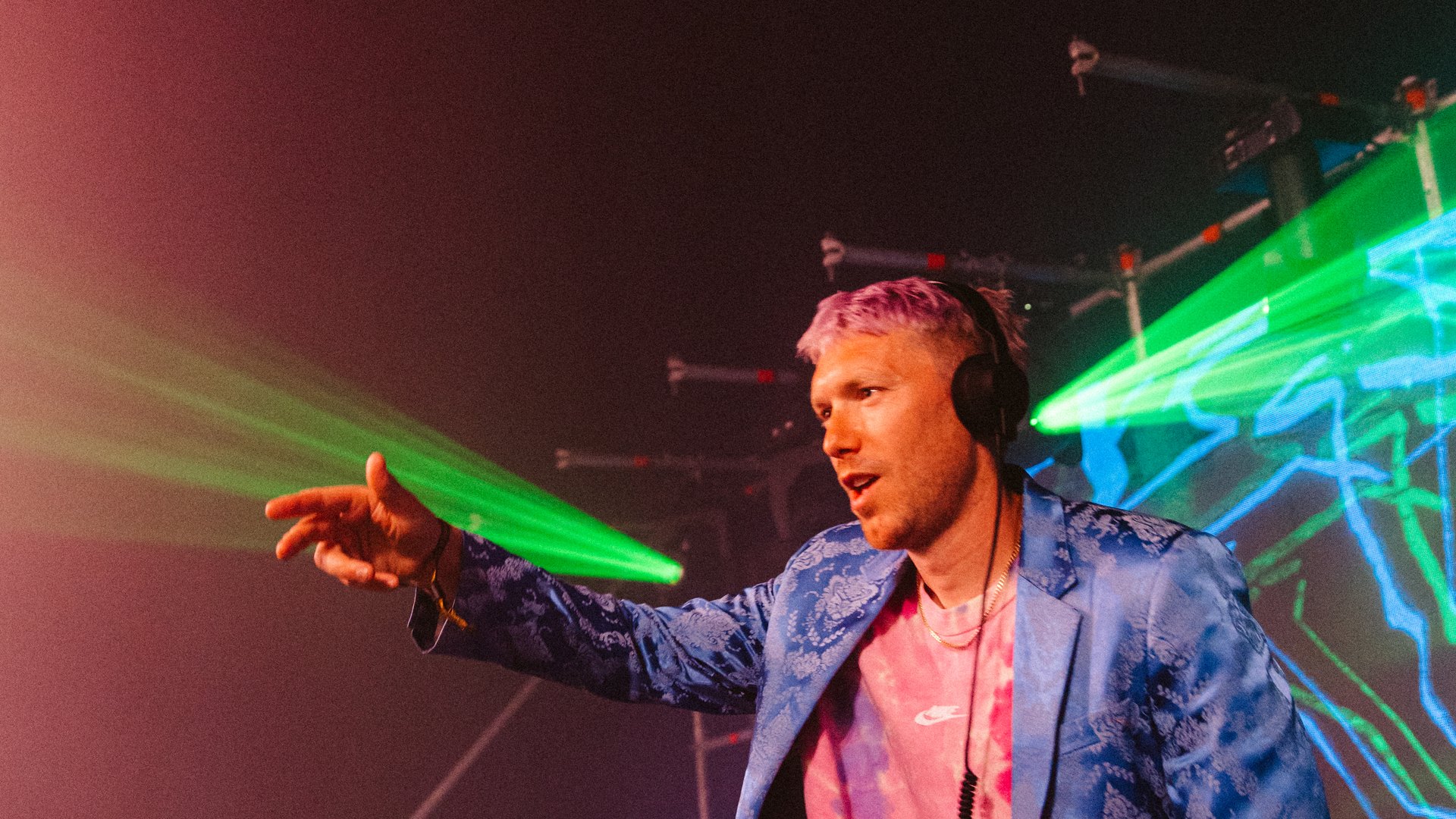 DJ Will performing live