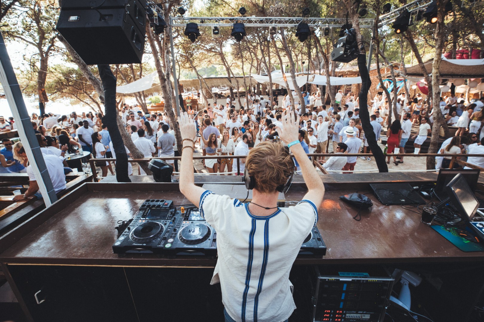 DJs & artists