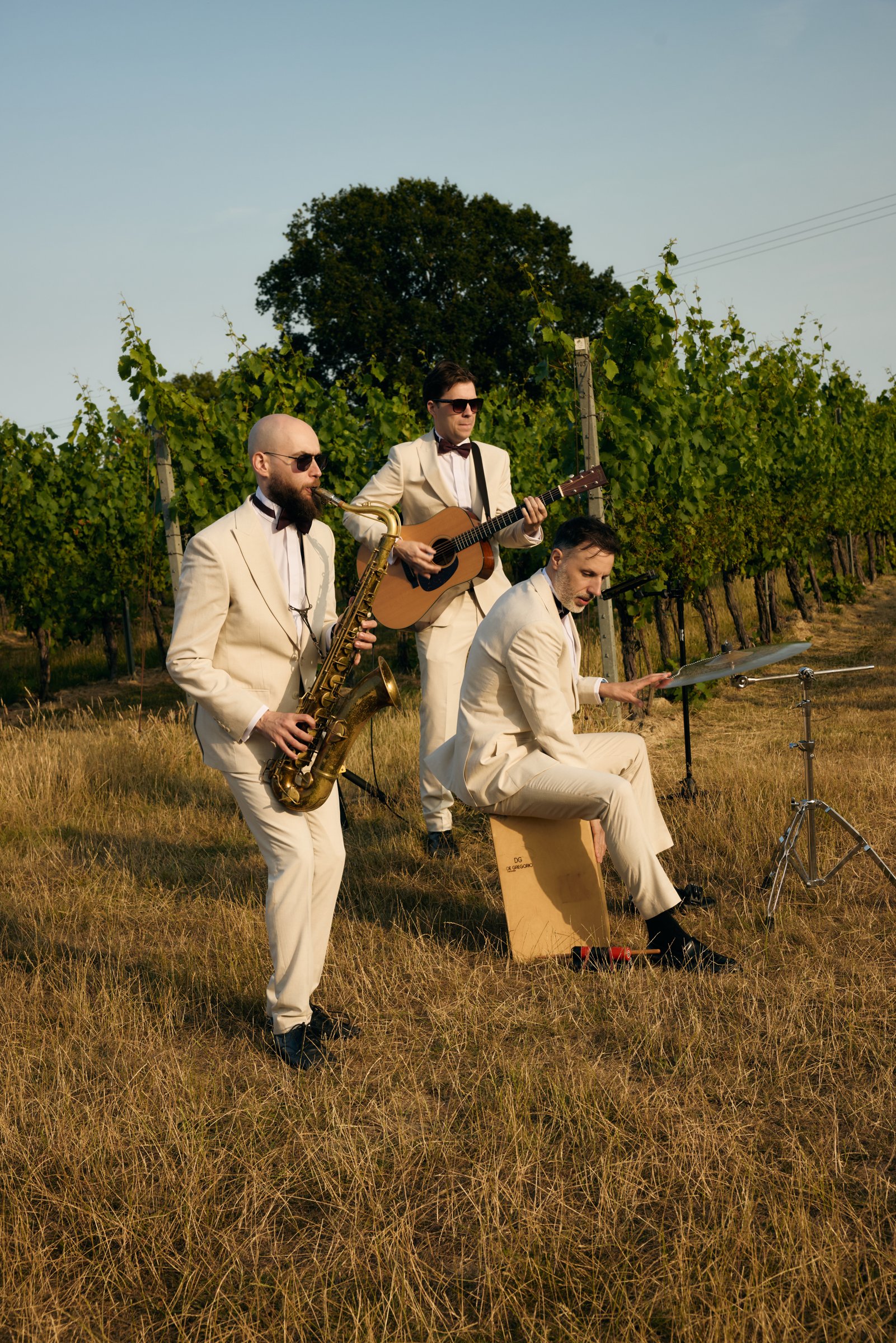 Arrival - parties with Rattle & Shake